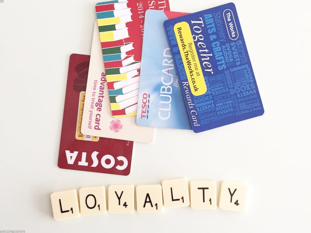 សារៈសំខាន់នៃកម្មវិធីប្រាក់រង្វាន់សម្រាប់ភាពជាប់ចិត្ត